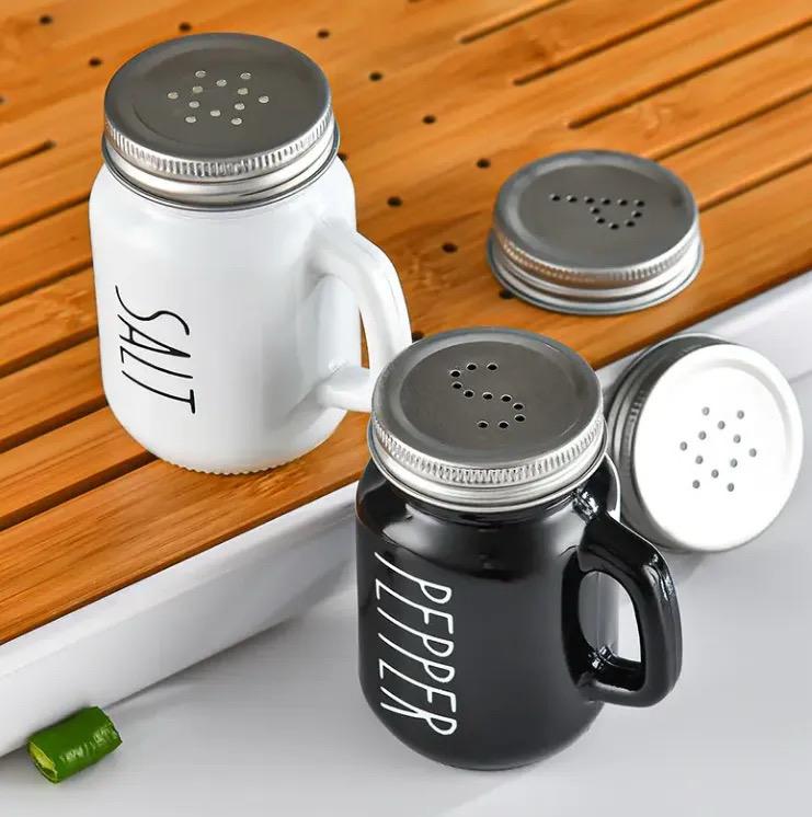 Salt and Pepper Shaker - Set of 2